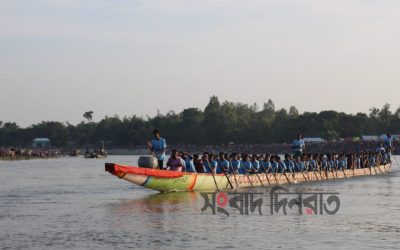 বাঙালি নদীতে নৌকা বাইচে চ্যাম্পিয়ন ‘ময়ূরপঙ্খী’
