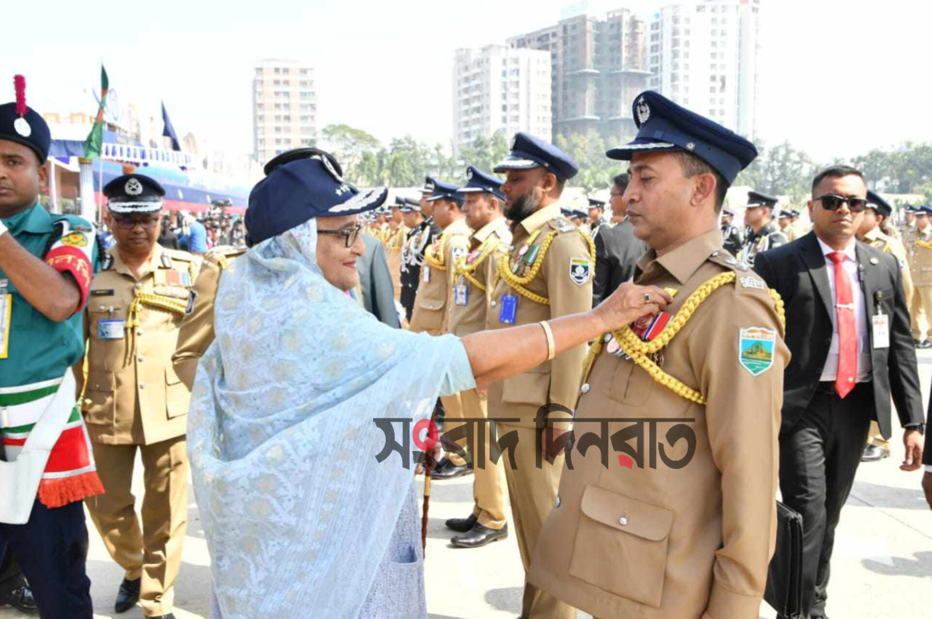 বিপিএম পদক পেলেন এসপি নূরে আলম