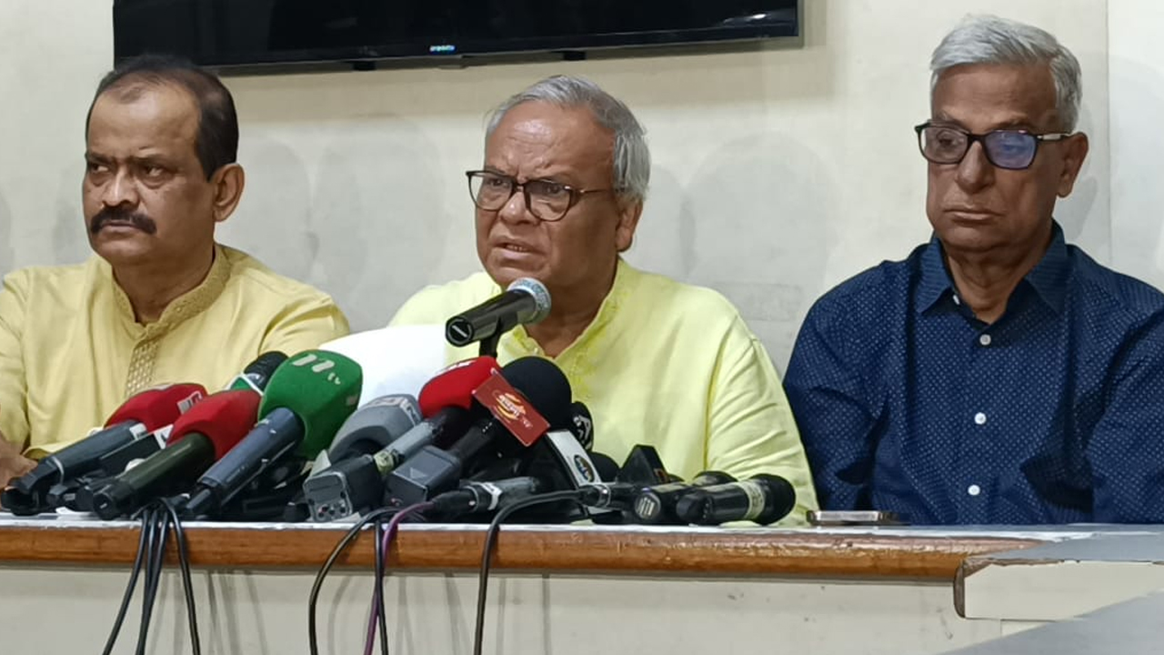 এই সরকার বাংলাদেশের বাংলা ভাষা, সাহিত্য ও শিক্ষা ব্যবস্থাকে ধ্বংস করেছে —রিজভী