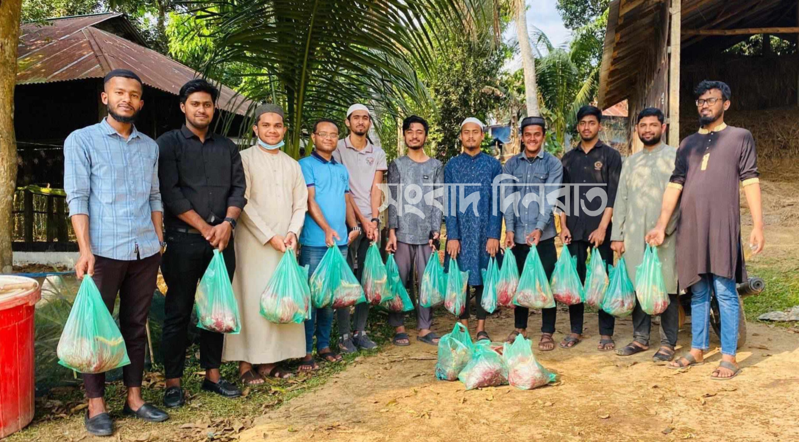 বড়লেখায় ইনসাফ এর আয়োজনে মাংস বিতরণ