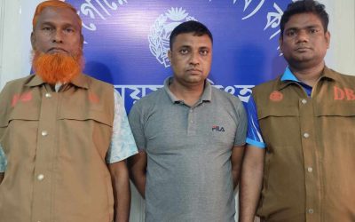 পুলিশের কনস্টেবল পরীক্ষায় প্রক্সি দিতে গিয়ে ভুরুঙ্গামারীর প্রতারক আটক