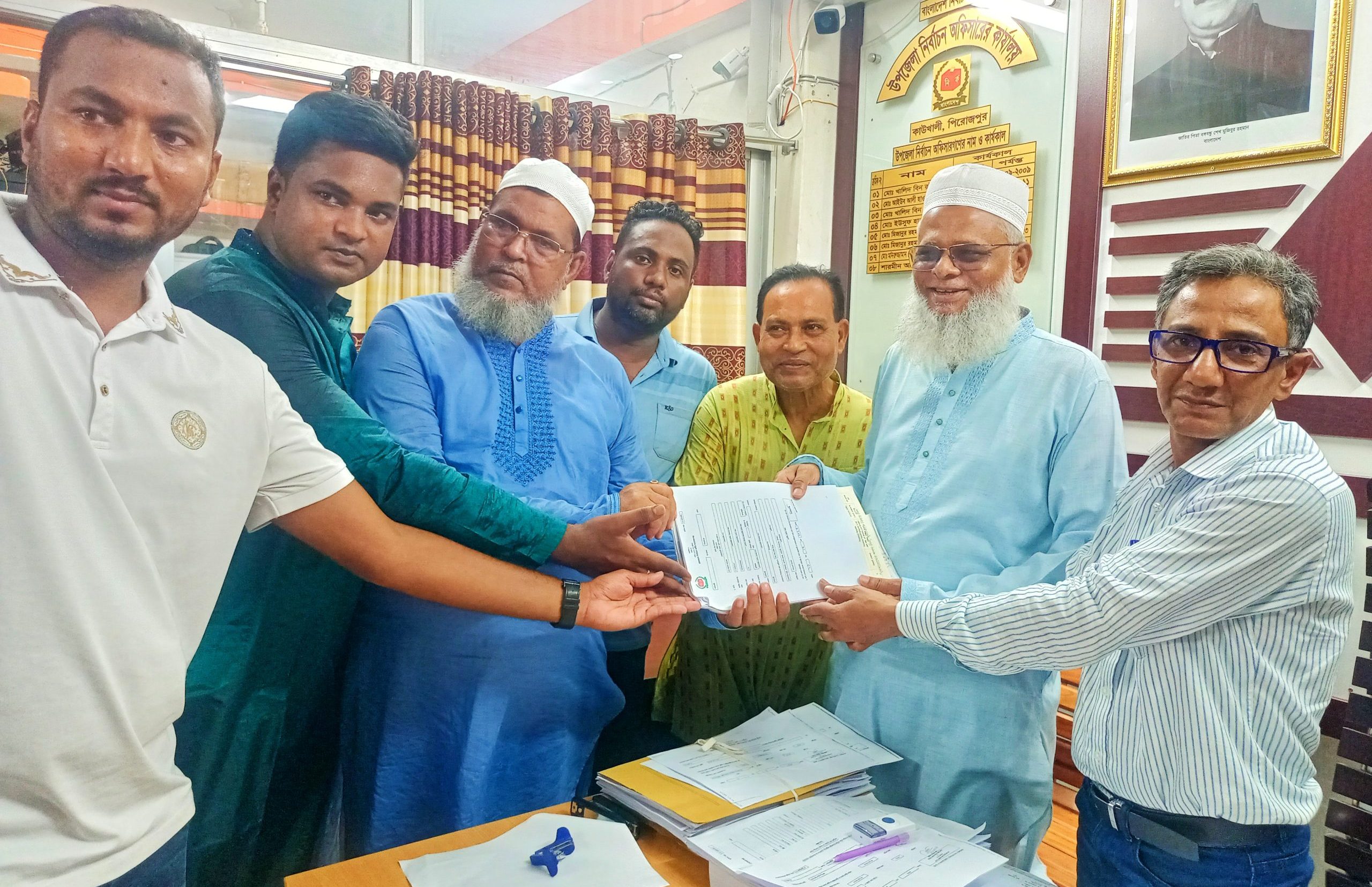 কাউখালীতে মনোনায়ন দাখিলের শেষ দিনে ১২জনের মনোনায়ন পত্র দাখিল