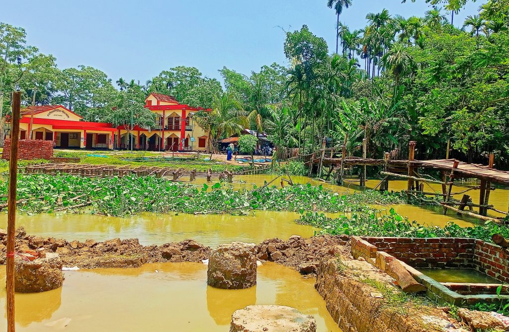 পাঁচ বছরেও শেষ হয়নি সেতু নির্মাণ কাজ; জনগণের ভোগান্তি চরমে