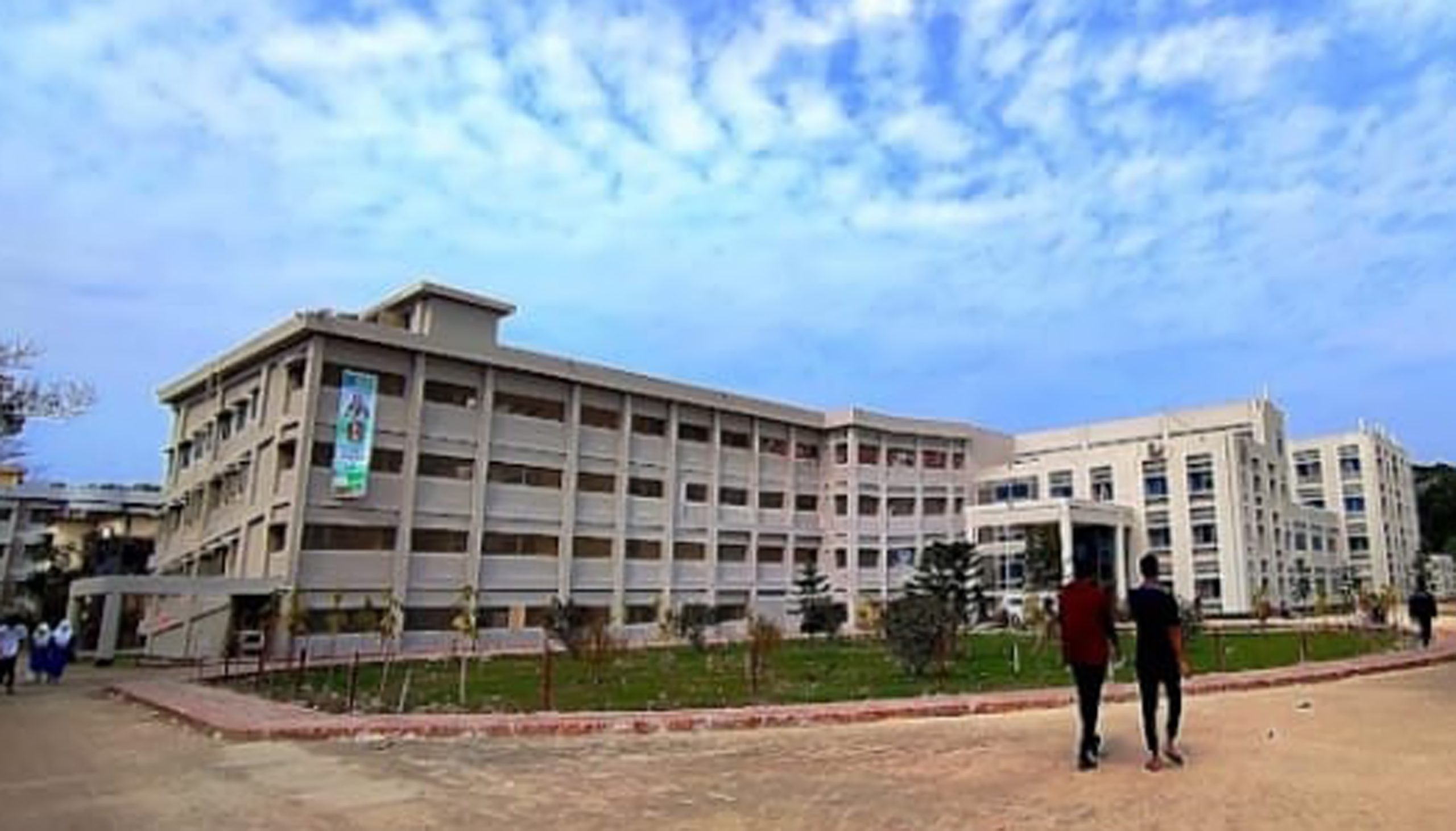 বিল বকেয়া থাকায় ভান্ডারিয়া স্বাস্থ্য কমপ্লেক্সের বিদ্যুৎ সংযোগ বিচ্ছিন্ন