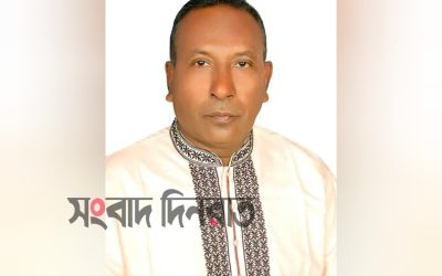 শ্রমিকের বদলে ভেকু দিয়ে মাটি কাটার কাজ করলেন ইউপি চেয়ারম্যান