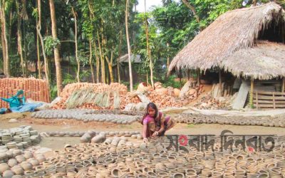 সোনালী অতীত ফিরে পাবার আশায় মৃৎশিল্পীরা