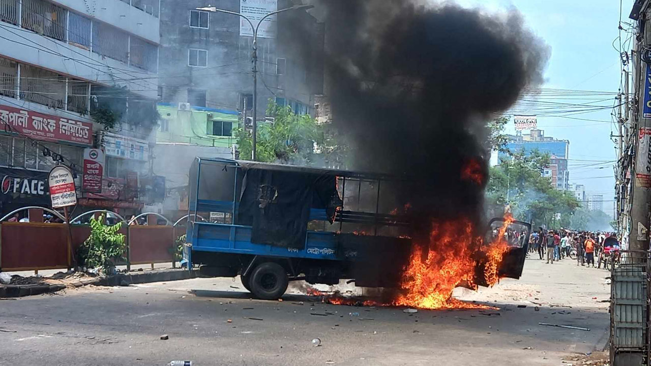 রাজধানীসহ দেশজুড়ে ব্যাপক সংঘর্ষ; হতাহত অনেক