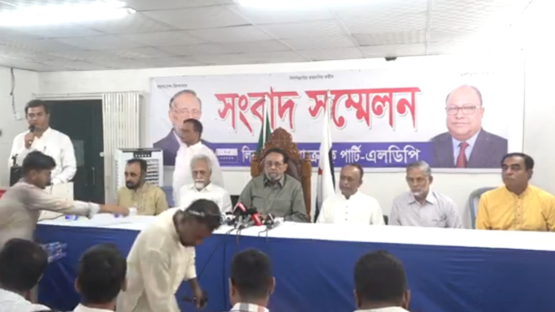 আওয়ামী লীগের নিবন্ধন বাতিল ও নিষিদ্ধের দাবি কর্নেল অলির