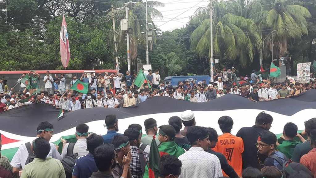 ‘শহীদি মার্চে’ লাখো ছাত্র-জনতার স্রোত