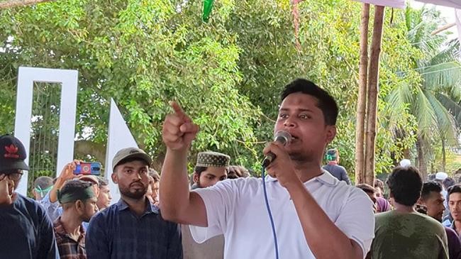 ১৬ বছরে যে অপরাধ করেছে ১০০ বছর জেল খাটলেও আ.লীগের শাস্তি পূর্ণ হবে না —হাসনাত আবদুল্লাহ