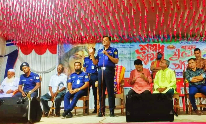 কাউখালীতে পূজা মন্ডপ পরিদর্শন করলেন পুলিশ সুপার আবু নাসের