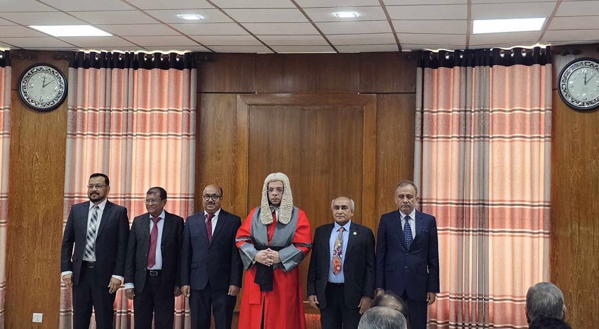 শপথ নিলেন পিএসসির চেয়ারম্যান ও চার সদস্য