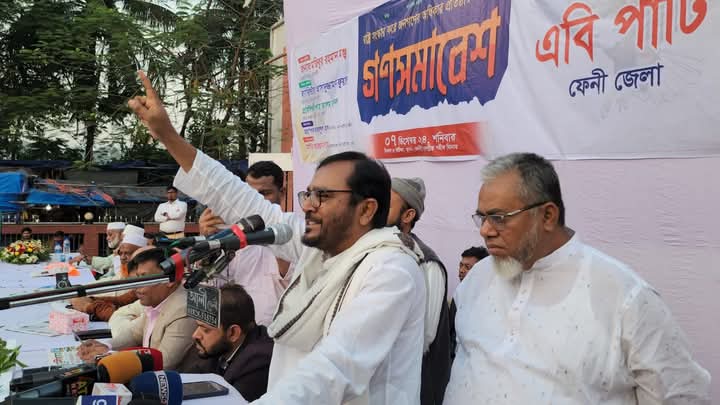 ‘শেখ হাসিনার মত দিনে দুপুরে এভাবে কেউ পালায় নাই’ —মঞ্জু