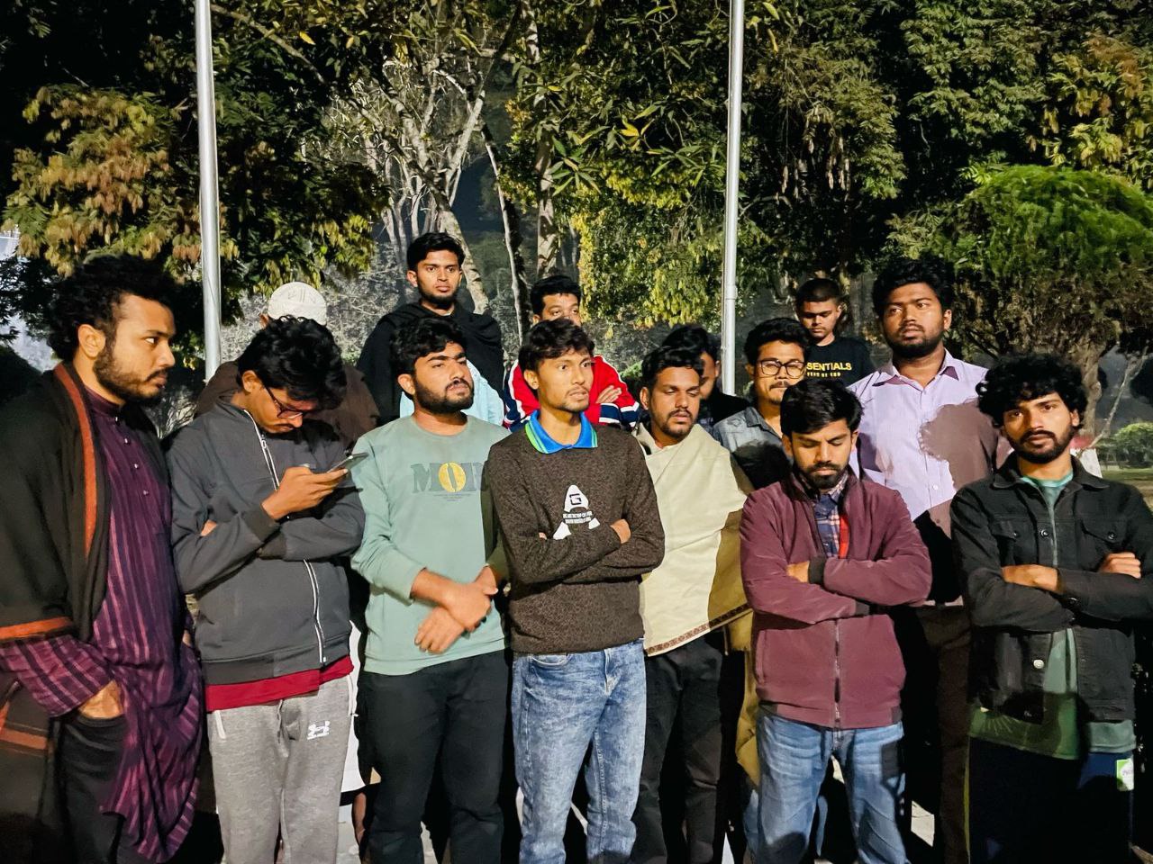 ‘প্রশাসনকে শুধু ওয়াজ আর গান গাওয়ার জন্য নিয়োগ দেওয়া হয়নি’