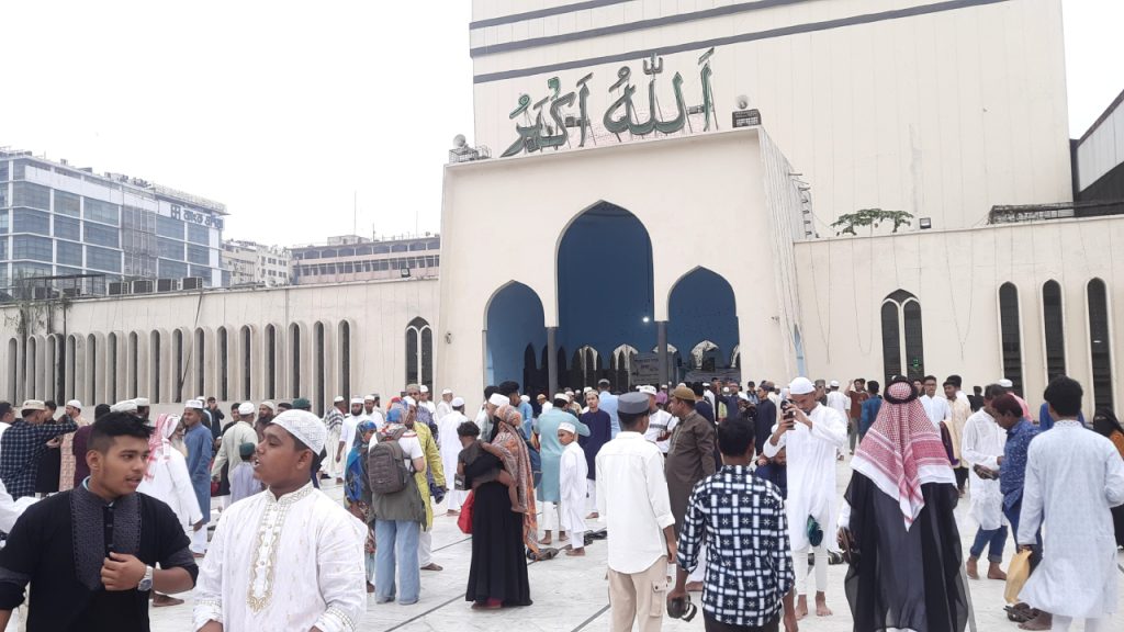 বায়তুল মোকাররমে ঈদের পাঁচ জামাত অনুষ্ঠিত