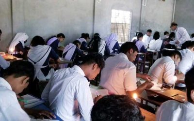  ঠাকুরগাঁওয়ে মোমবাতির আলোয় এসএসসি পরীক্ষা