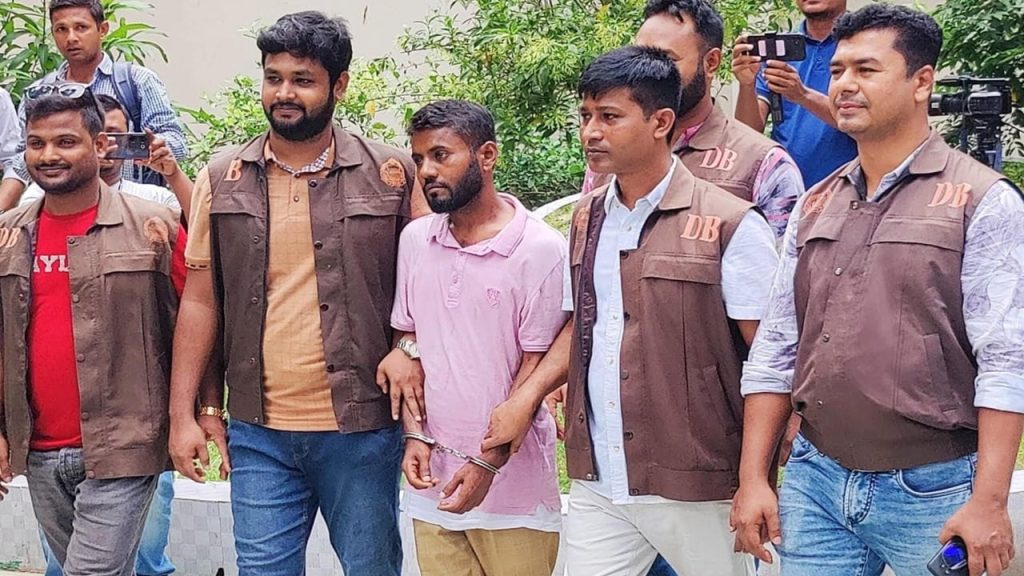 তারেক রহমানের চাচাতো ভাই পরিচয় দেয়া শামিম গ্রেপ্তার
