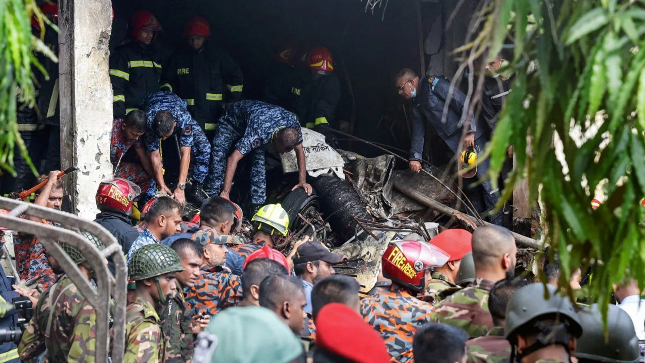 মাইলস্টোন কলেজে বিমান বিধ্বস্তের ঘটনায় মৃতের সংখ্যা বেড়ে ৩২