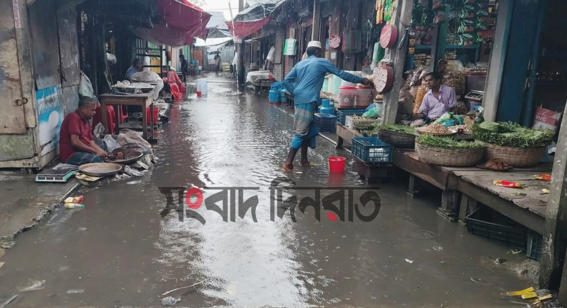 টানা ভারী বর্ষণে বেতাগীতে জনজীবন বিপর্যস্ত, দুর্ভোগে নিম্নাঞ্চলের মানুষ