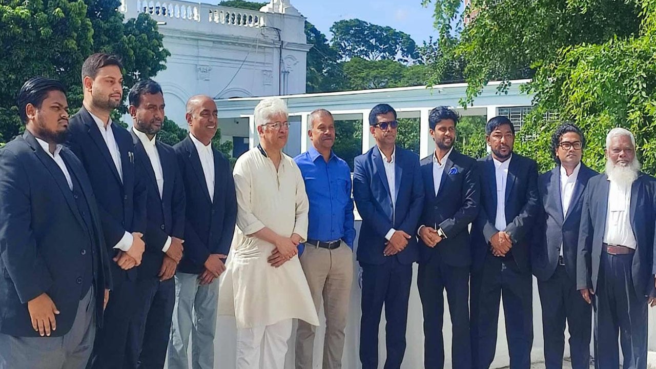 আন্তর্জাতিক অপরাধ ট্রাইব্যুনাল পরিদর্শনে দুই উপদেষ্টা