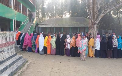 নারী-পুরুষ, তরুণ ও প্রবীণ ভোটারদের স্বতঃস্ফূর্ত উপস্থিতিতে ভোট গ্রহণ চলছে