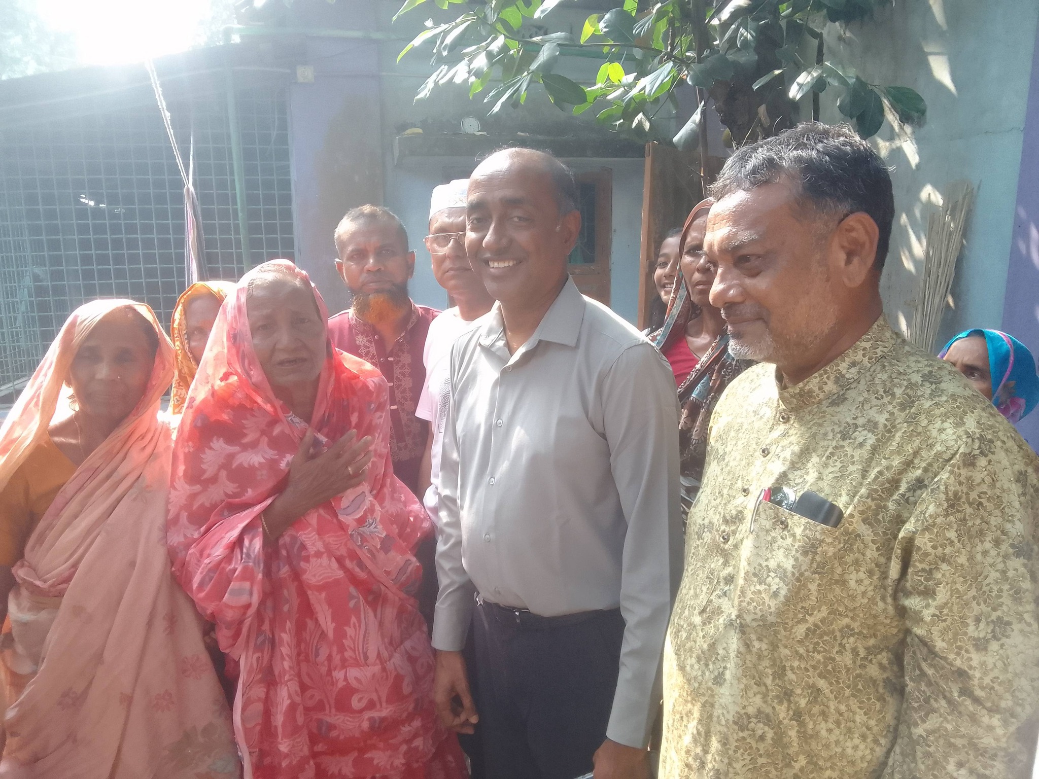 বন্ধুর টানে হঠাৎ গোবিন্দগঞ্জে আইনমন্ত্রী আসাদুজ্জামান