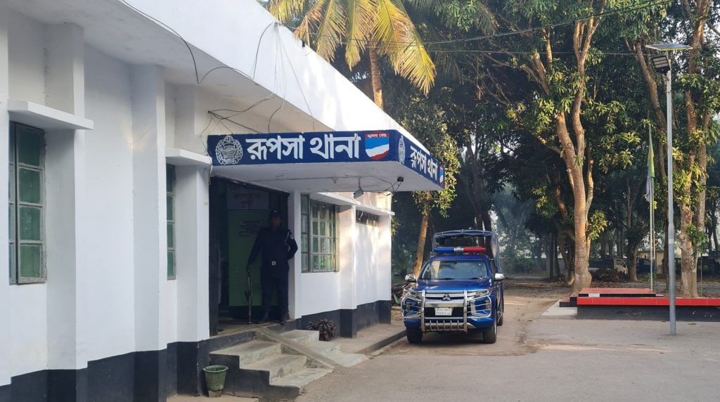 খুলনায় নেশার টাকার জন্য মাকে পিটিয়ে হত্যা, ছেলে আটক