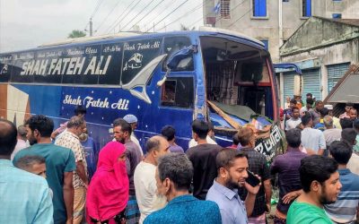 বগুড়ায় নিয়ন্ত্রণ হারানো বাসের চাপায় নিহত ৭, আহত ১৫