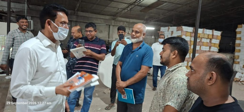 পাঠ্যবইয়ের মান যাচাইয়ে মধ্যরাতে ৬ প্রেসে শিক্ষামন্ত্রী