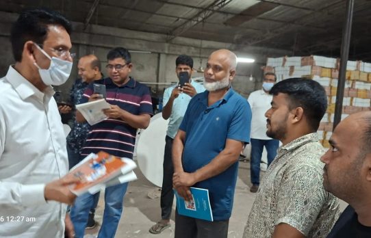 পাঠ্যবইয়ের মান যাচাইয়ে মধ্যরাতে ৬ প্রেসে শিক্ষামন্ত্রী